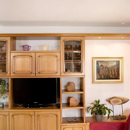 Maffins 1 Apartment